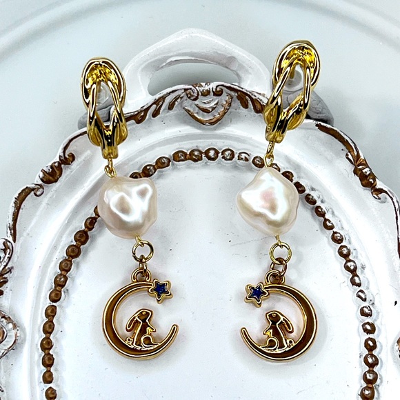 Pearl Jewelry - Handmade Freshwater Baroque Pearl Moon 🌙 Rabbit 🐇  Earrings S925 Posts